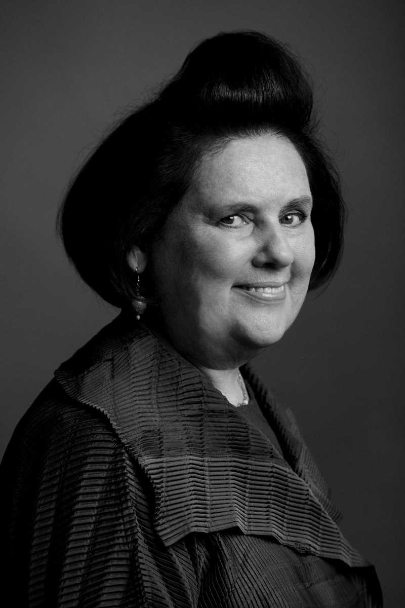 SUZY MENKEZ
